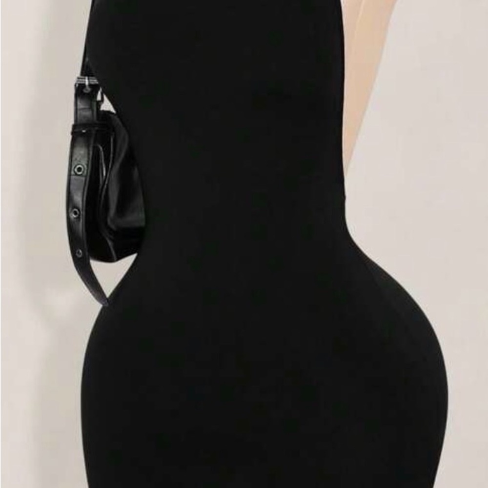 Black Sleeveless Dress